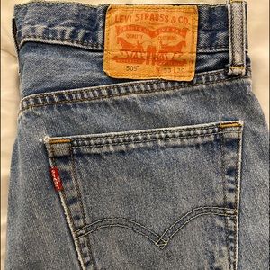 Vintage Levi 505 jeans in amazing condition!